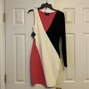 Brand new with Tag Women one sleeve dress by NASTY GAL size S